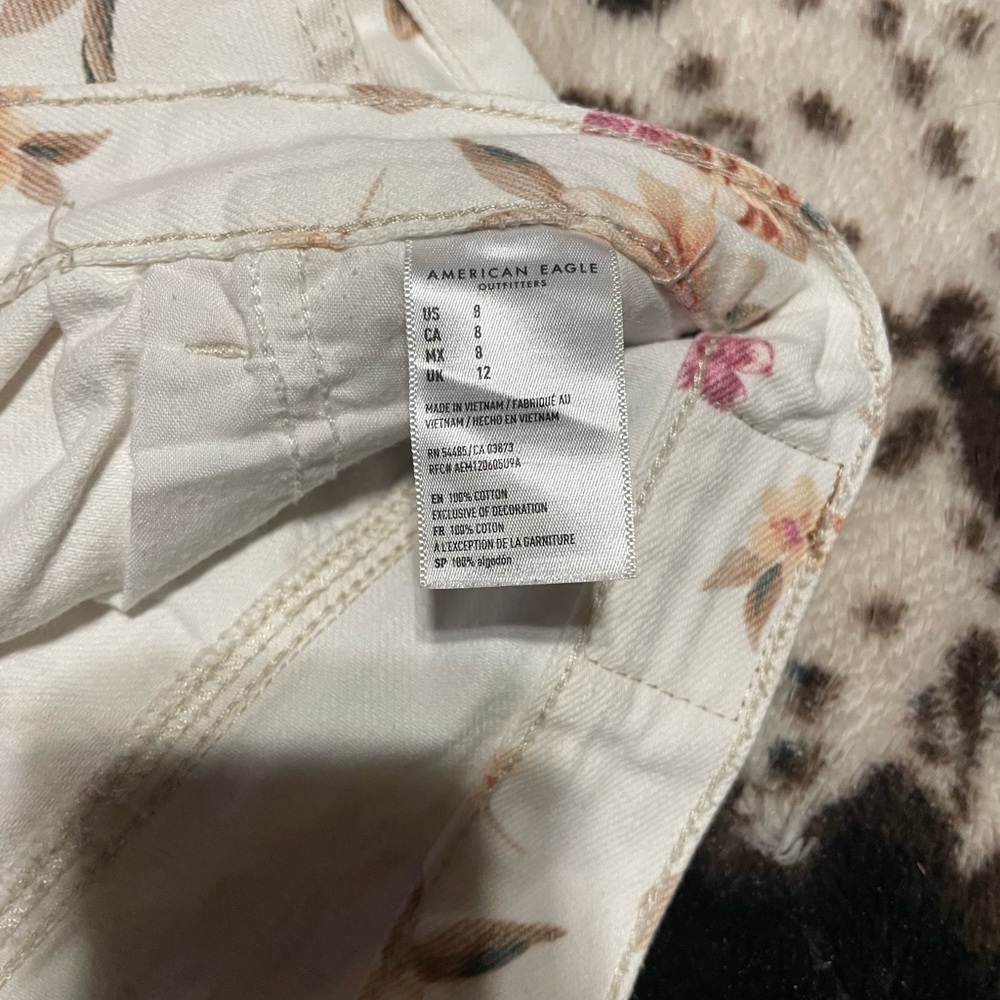American Eagle Floral  shorts